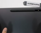 La Tab S8 Ultra peut-elle survivre ? (Source : JerryRigEverything via YouTube)