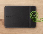 Le disque dur Toshiba se caractérise par un design très épuré, décliné en noir.