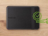 Le disque dur Toshiba se caractérise par un design très épuré, décliné en noir. 