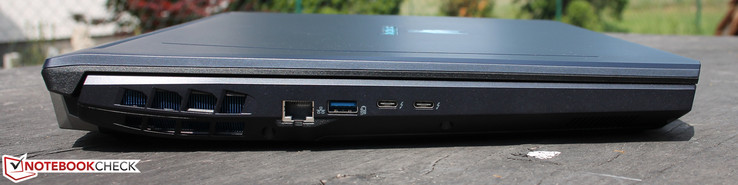 Côté gauche : Ethernet (Killer), USB 3.0 + Charge, 2 USB C Thunderbolt 3.1 Gen2, DisplayPort.