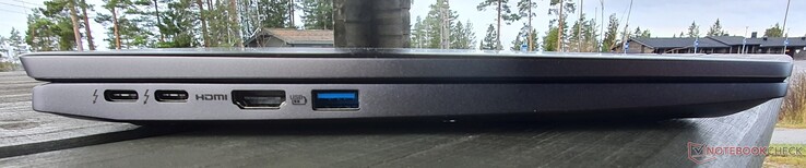 A gauche : 2x Thunderbolt 4, HDMI 2.1, USB-A 3.2 Gen 1 (5 Gbit/s)