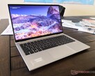 Le HP EliteBook x360 1040 G7 est l'un des meilleurs cabriolets que l'on puisse acheter si l'on ne se soucie pas de la faiblesse de sa carte graphique UHD