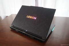 Extravagant, et pas seulement en termes de matériel : Lenovo Legion 9 18. (Source de l'image : Notebookcheck)