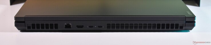 arrière : 2.5GBit-RJ45, HDMI, 2x Thunderbolt 5