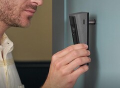 La caméra Ring Peephole Camera 2K transforme un judas de porte existant en caméra de sécurité intelligente sans aucun perçage