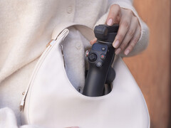 DJI a remplacé l'Osmo Mobile 6 par deux nouvelles caméras à cardan pour smartphone. (Source de l'image : DJI)