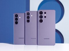 De gauche à droite : Galaxy S26, Galaxy S26 Plus, et Galaxy S26 Ultra en couleur Cobalt Violet.
