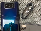 L'Asus Zenfone 7. (Source : @techdroider)