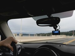 Une voiture équipée d'une dashcam (Image source : Nicole Logan/Unsplash)