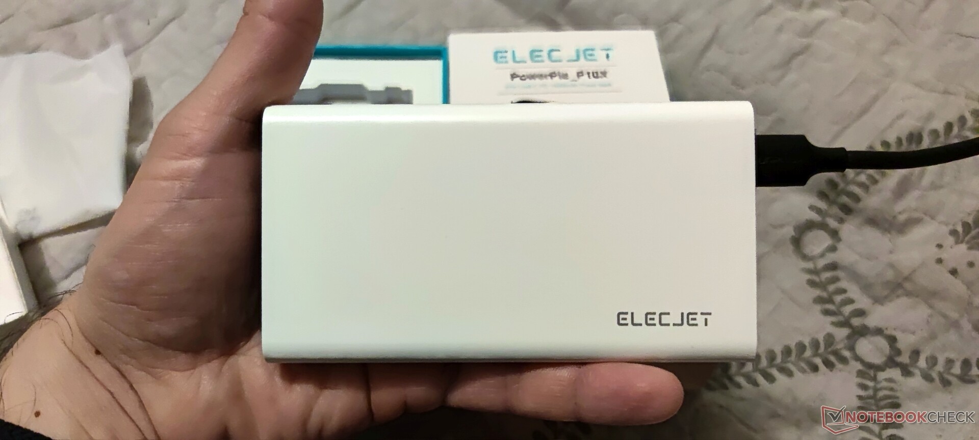 Test de l'ElecJet Apollo Ultra : la batterie externe la plus ...