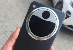 Une image divulguée montrerait le Find X8 Ultra (Source de l'image : X, avec modifications)