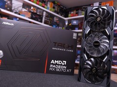Hardware Unboxed a utilisé la ASRock Taichi Radeon RX 9070 XT pour la comparaison. (Source de l&#039;image : Hardware Unboxed sur YouTube, édité)