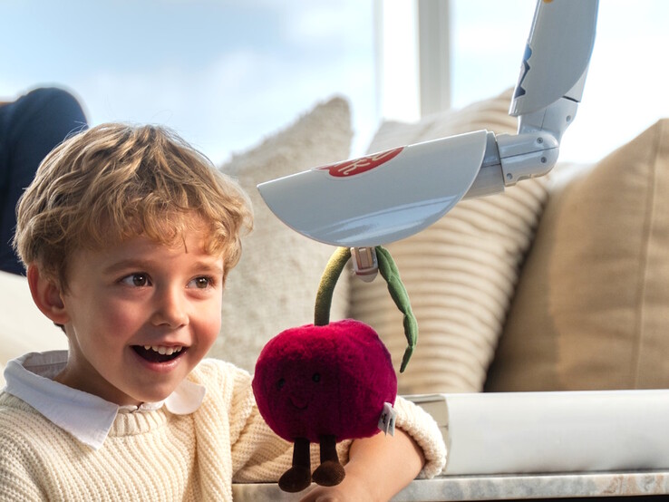 Le lampadaire robotisé Syncere Lume est capable de récupérer des objets pour ses utilisateurs.