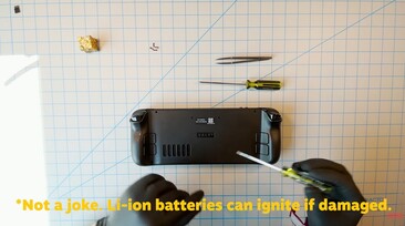 Mise en garde de Valve contre l'explosion des batteries. (Image source : Valve)