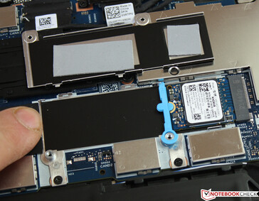 Emplacement M.2 2280, mais le modèle 256 GB n'a besoin que de 22 mm