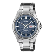 La Casio MTP-E740-2A1V est dotée d’un cadran translucide bleu marine.