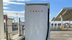 La pile Megacharger de Tesla (image : RodneyaKent/X)