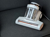 L'aspirateur anti-acariens JIGOO J300, équipé d'un capteur d'acariens, soumis à un test pratique : son rouleau batteur, sa lampe UV et sa fonction de chauffage viennent à bout des acariens