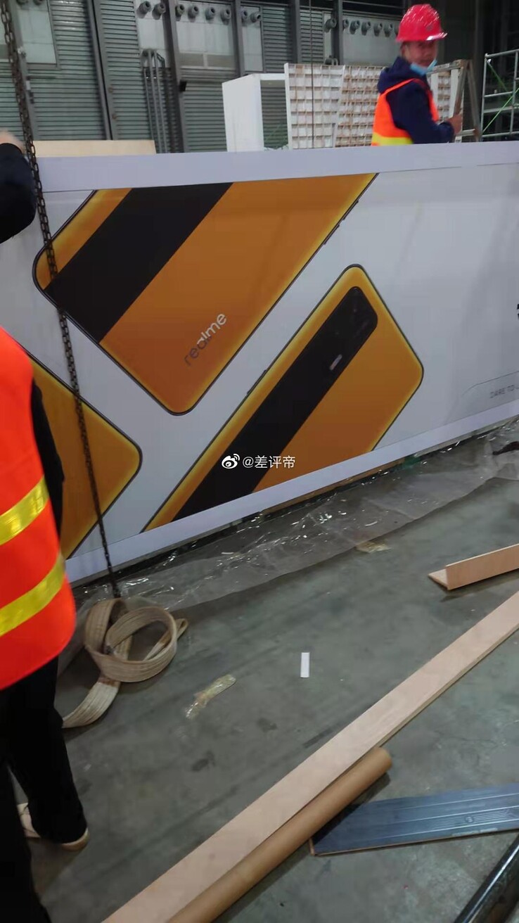 Les panneaux routiers de Realme GT apparaissent dans une nouvelle fuite. (Source : Weibo)