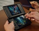 L'Anbernic RG DS Plus dispose d'un stylet intégré.