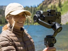 Le nouveau cardan Fluid Pro AI fonctionne avec les caméras d&#039;action GoPro, les smartphones et les appareils photo numériques pesant jusqu&#039;à 400 grammes. (Source de l&#039;image : GoPro)