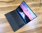 Le Dell XPS 17 9700 confronté à des problèmes de charge inquiétants, passe de 100 % à 65 % de batterie pendant la "recharge".