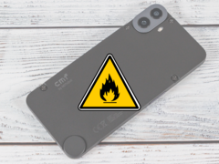 Le CMF Phone 1 est doté d'une batterie Li-ion de 5 000 mAh. (Source de l'image : Daniel Schmidt/Notebookcheck - Edited)