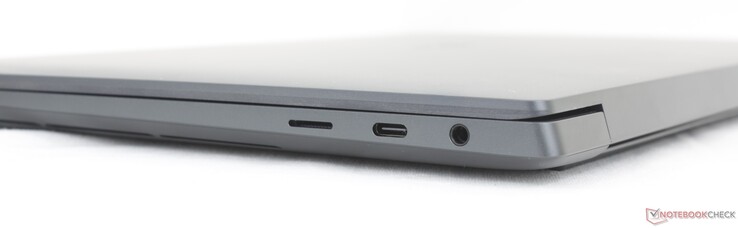 À droite : lecteur de carte microSD, USB-C 4.0 avec Thunderbolt 4 (40 GBit/s, mode DisplayPort-ALT, Power Delivery), audio 3,5 mm
