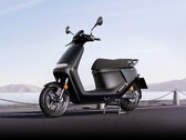 L'e-scooter Segway E300SE Launch Edition est équipé d'un moteur d'une puissance de pointe de 10 kW. (Image source : Segway)