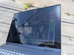 A l'extérieur, sous la lumière du soleil