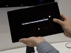 Le premier triplé de Samsung pourrait être doté d'un écran de 10 pouces, comme le Flex G (photo). (Source de l'image : Samsung Display)