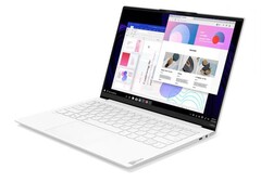 Le Yoga Slim 7i Carbon est enfin là, même si ce n'est que sur quelques marchés. (Source de l'image : Lenovo)