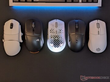 Orbital Pathfinder, Glorious Model D3 Wireless, Aerox 3 Wireless Gen 2, NZXT Lift Elite, SteelSeries Rival 3 Wireless Gen 2 (de gauche à droite).
