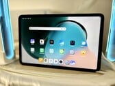 Châssis métallique léger, taux de rafraîchissement de 165 Hz et prise en charge du stylet : Le Xiaomi Pad Mini de 326 grammes. (Source de l'image : Notebookcheck)