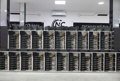 Les mineurs de crypto-monnaies utilisent désormais du matériel de type station de travail pour leurs besoins de minage (image via @I_Leak_VN sur Twitter)
