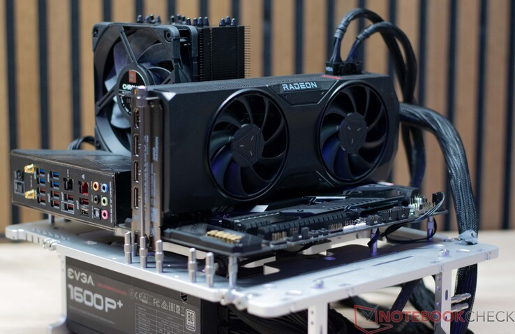 La Radeon RX 7800 XT d'AMD dans notre test de bruit