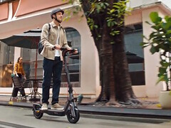 Le scooter électrique Segway Ninebot F3 est doté de nombreuses fonctions de sécurité et de navigation. (Source de l'image : Segway)