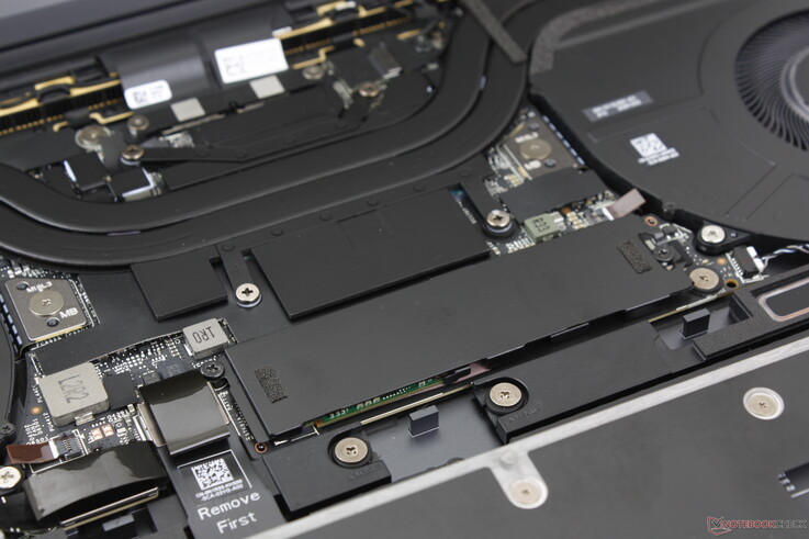 Le répartiteur de chaleur SSD est inclus