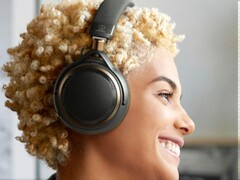 Le casque sans fil Audio-Technica ATH-AL5NC restitue la musique en haute résolution avec une scène sonore large et aérienne grâce à sa conception à dos ouvert.
