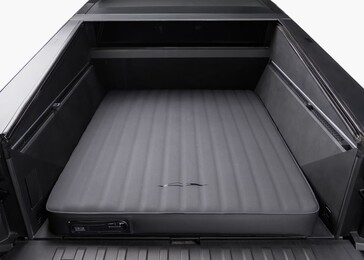 Matelas gonflable Cybertruck à 295 $