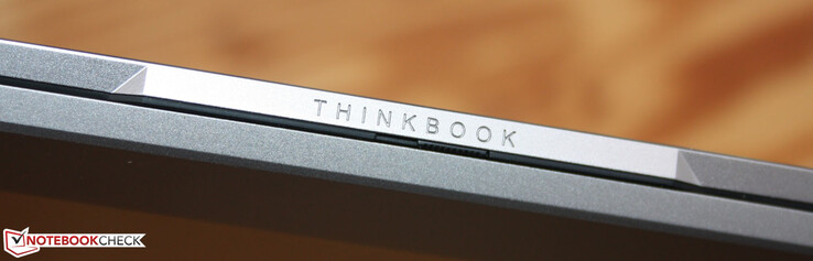 Le ThinkBook 13s-ITL G2 de Lenovo avec l'Iris Xe G7 80EUs