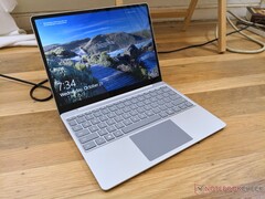 Le Surface Laptop Go 2 devrait arriver sur les étagères en juin 2022 (image via le site de l'entreprise)