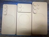 Unités factices présumées du Galaxy S26/Pro (à gauche), du Galaxy S26 Edge (au milieu) et du Galaxy S26 Ultra (à droite). (Source de l'image : Sony Dickson sur X)