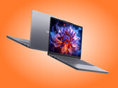 L'IdeaPad Slim 3 14IPH11 est toujours équipé d'un écran OLED, bien qu'il s'agisse d'un ordinateur portable plus économique.