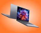 L'IdeaPad Slim 3 14IPH11 est toujours équipé d'un écran OLED, bien qu'il s'agisse d'un ordinateur portable plus économique.