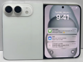 Modèle de conception de l'iPhone Ultra pliable en blanc.