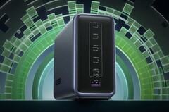 Le chargeur Ugreen Nexode Desktop affiche une puissance maximale de 500 watts. (Source de l&#039;image : The Verge)