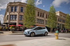 GM a baissé le prix de la Chevrolet Bolt 2023, qui commence maintenant à 26.595 dollars pour la variante 1LT. (Source : GM)