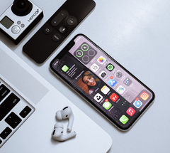 Les widgets pourraient devenir plus interactifs avec iOS 16. (Source de l'image : Omid Armin)