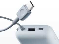 Le Xiaomi Power Bank 10000mAh Pocket Edition dispose d'un câble intégré. (Source de l'image : Xiaomi)